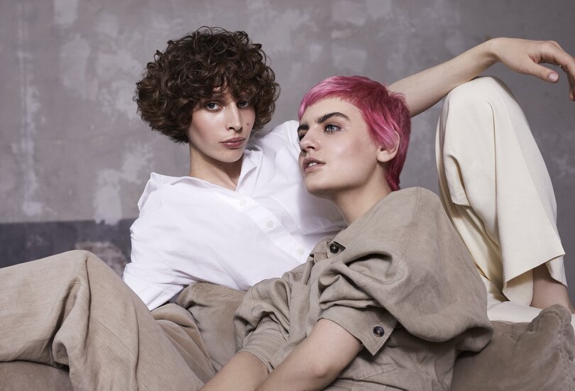 Ob lang oder kurz, die Frisurentrends sind 2023 vielseitig zu stylen Frisuren Haarfarben 2023