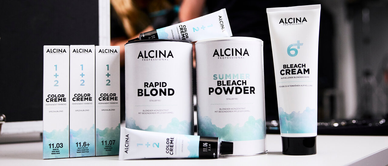 ALCINA Blondier-Sortiment mit Color Creme in hellen Nuancen, Rapid Blond, Summer Bleach Powder und Bleach Cream 6+ für professionelle Aufhellungsergebnisse im Salon.