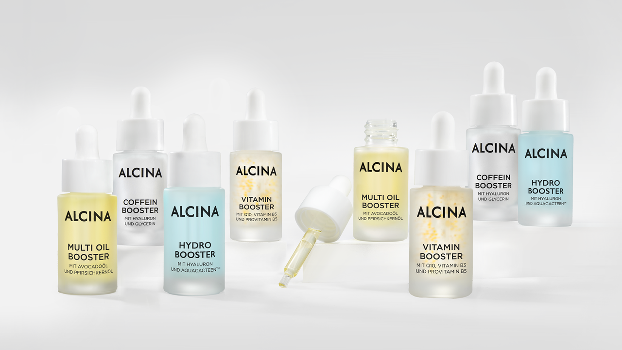 ALCINA ALCINA Booster-Serie mit Hydro-, Vitamin-, Coffein- und Multi Oil Booster in transparenten Pipettenfläschchen, die sich als ergänzende Seren in die tägliche Gesichtspflege integrieren lassen und der Haut extra Feuchtigkeit, Spannkraft und Ausstrahlung schenken.